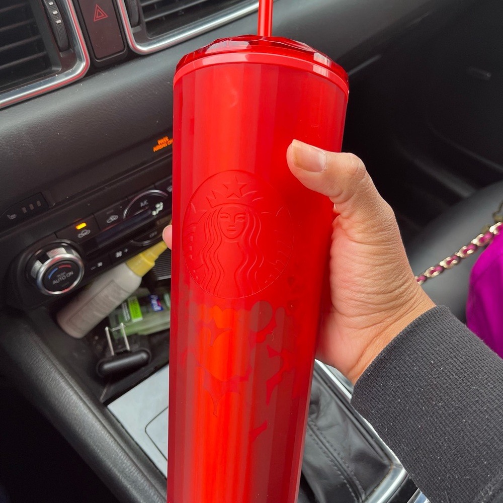 BRAND NEW STARBUCKS CUP. VALENTINES DAY 2022